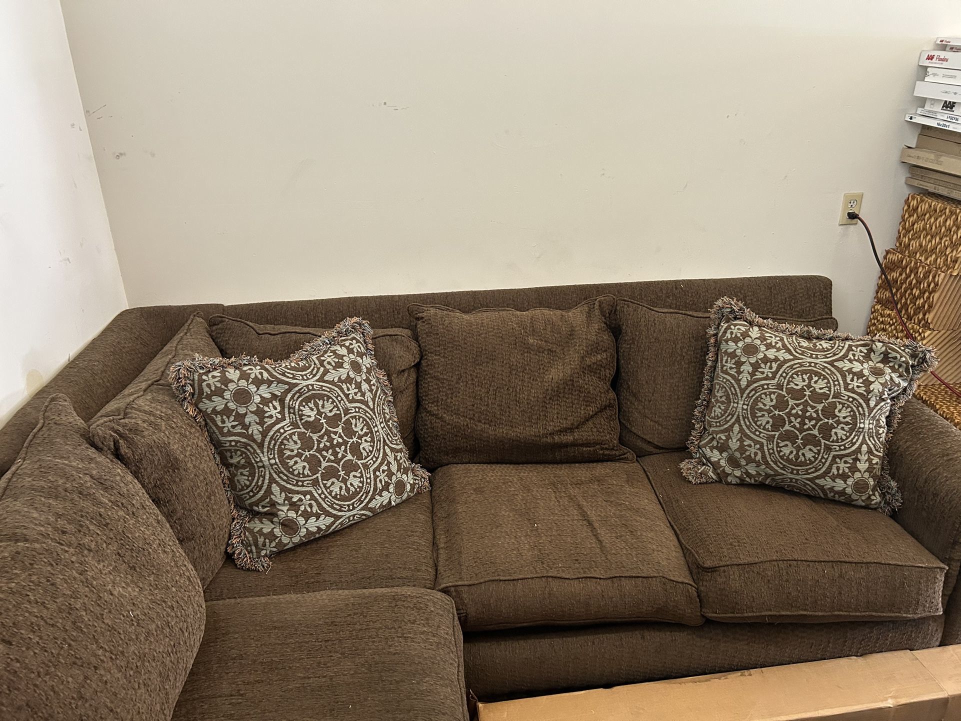 Sectional Couch Free