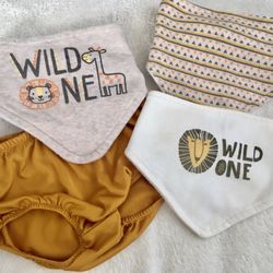 Wild One Safari Geometric print Giraffe + Lion 3pc triangle bibs w/snap + Matching brief