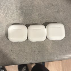 Apple Gen 4 Airpods 🍏