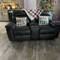 Dual Reclining Couch 