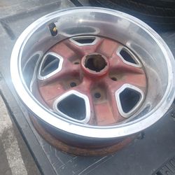 Oldsmobile cutlass 14 Inch Ralley wheel