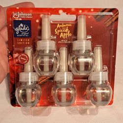 Glade Plugins Scented Oil Autumn Spiced Apple 1 Pack 5 Refills NEW!
