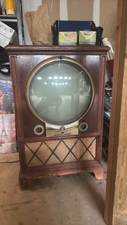 1948 zenith round screen TV