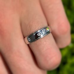 Jewelry 14k solid white gold band ring three diamonds 0.09CTW size 8