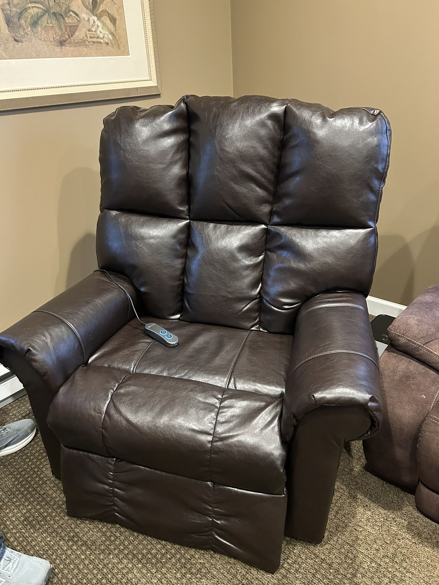 Catnapper Leather Recliner With Power Lift