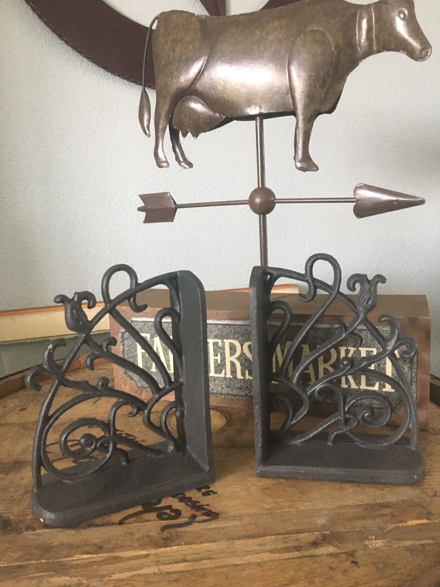 Awesome Vintage Ornate Cast Iron Bookends