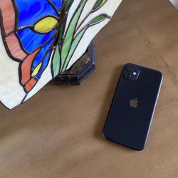 iPhone 11  (Unlocked) 64gb Black Color
