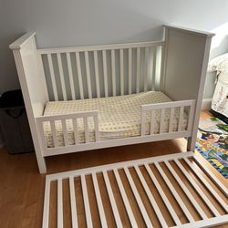 Pottery Barn Fillmore Convertible Crib (white)