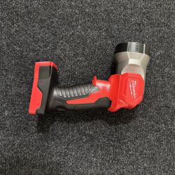Milwaukee M18 18-Volt Lithium-Ion Cordless 100 Lumens LED Flashlight (Tool-Only)