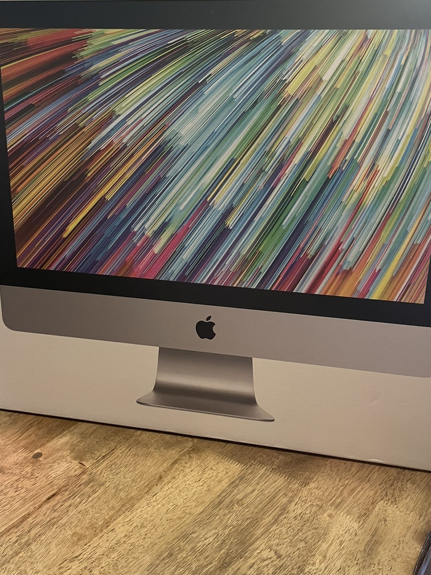 21.5 inch Mac with Retina 4K (Model MRT32LL/A)