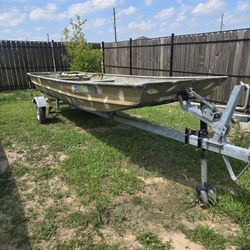 14' Monark Boat