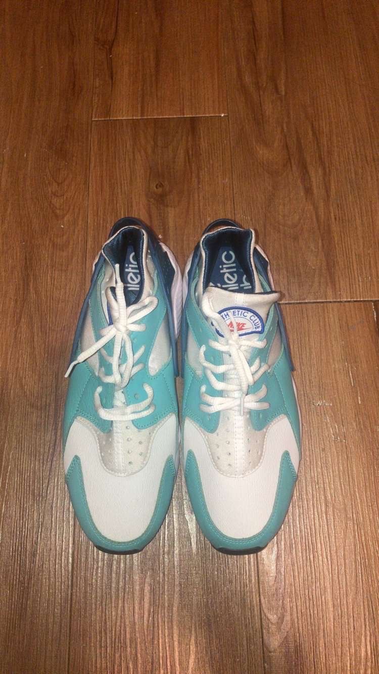 Nike Air Huarache “Athletic Club” – Size 8.5 – Clean Condition