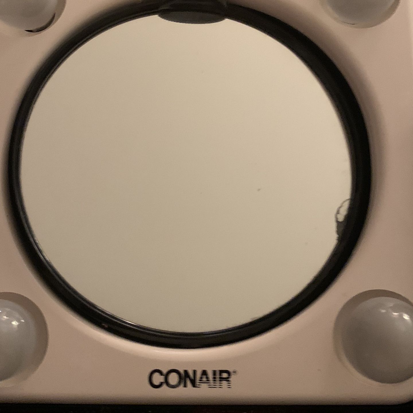 Magnifying light Mirror