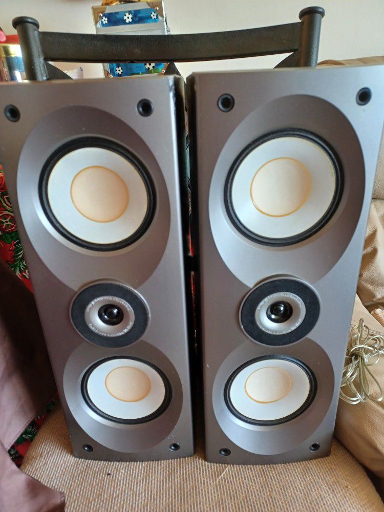 Pair Onkyo Speakers Model Skf-550-f, Max Power 130w,great Sound Only Pick Up 
