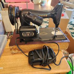 VTG 1920's Singer Model 99 Portable Sewing Machine W/Case & Foot Pedal
