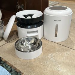 Electronic Pet Feeder