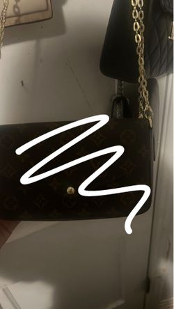L v purse