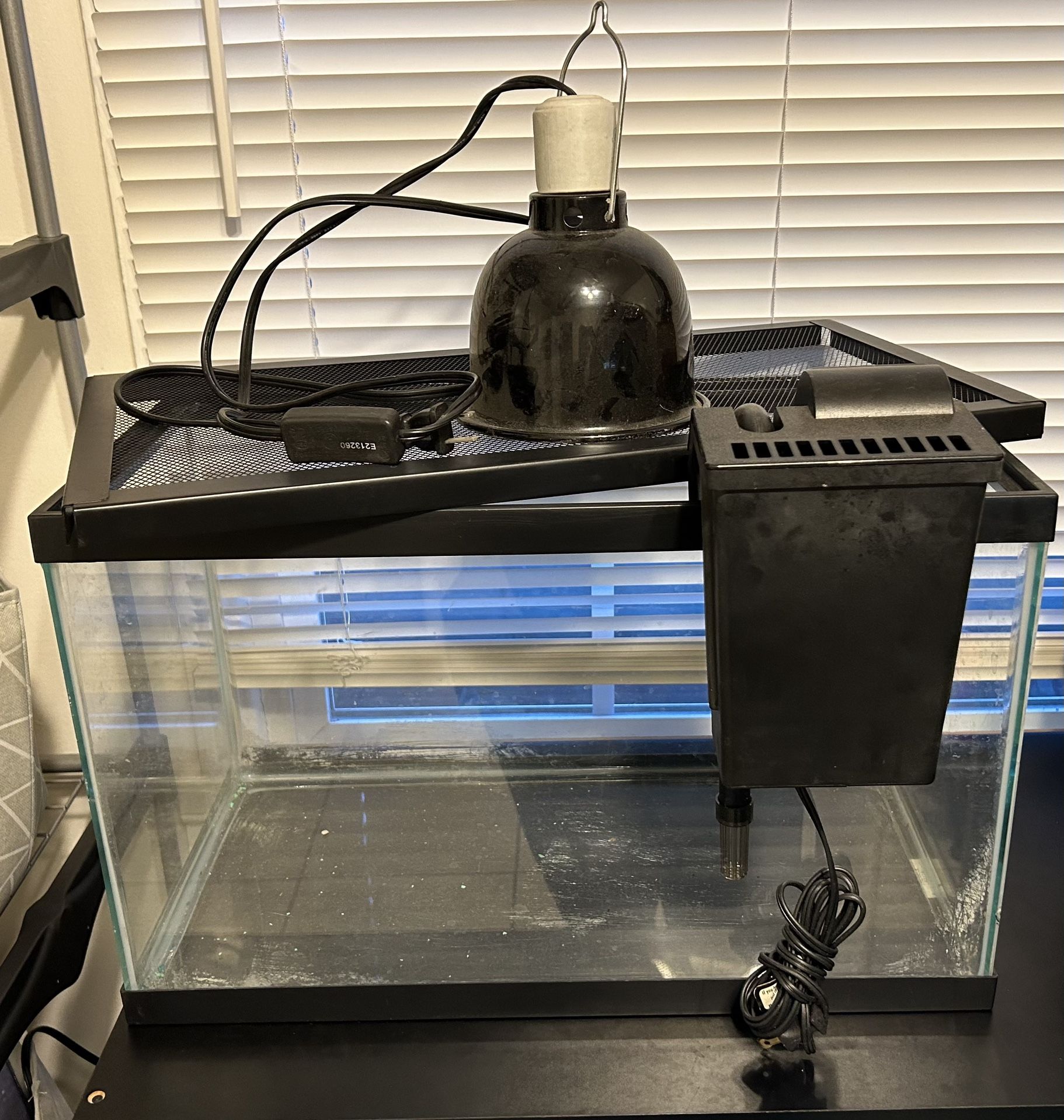 Aquarium 10 Gallon Tank, Filter & Lamp