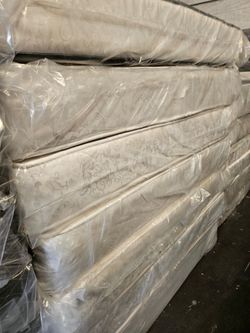 == TWIN SET  $149 = MATTRESS AND BOX SPRING