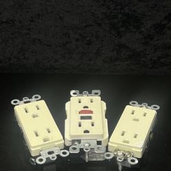 Decora 15 Amp Tamper-Resistant Duplex Outlet