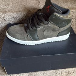 Retro Mid Sequoia 