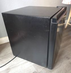 Hisense Mini Fridge