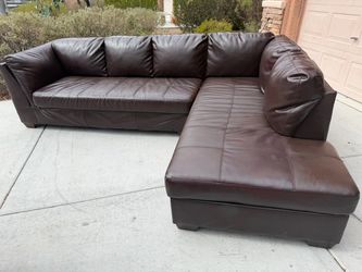 Premium DuraBlend Leather Sectional Sofa with Right-Facing Chaise