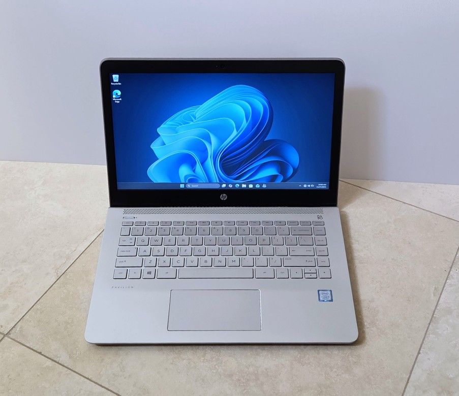 HP Pavilion Laptop 14" , Intel Core i5,480 GB SSD ,HDMI, USB-C,  Bang & Olufsen Sound, Windows 11  - Great Condition- Fast . 