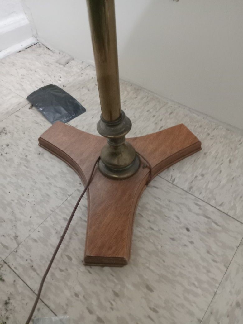 Vintage Classic-Style Marble Table