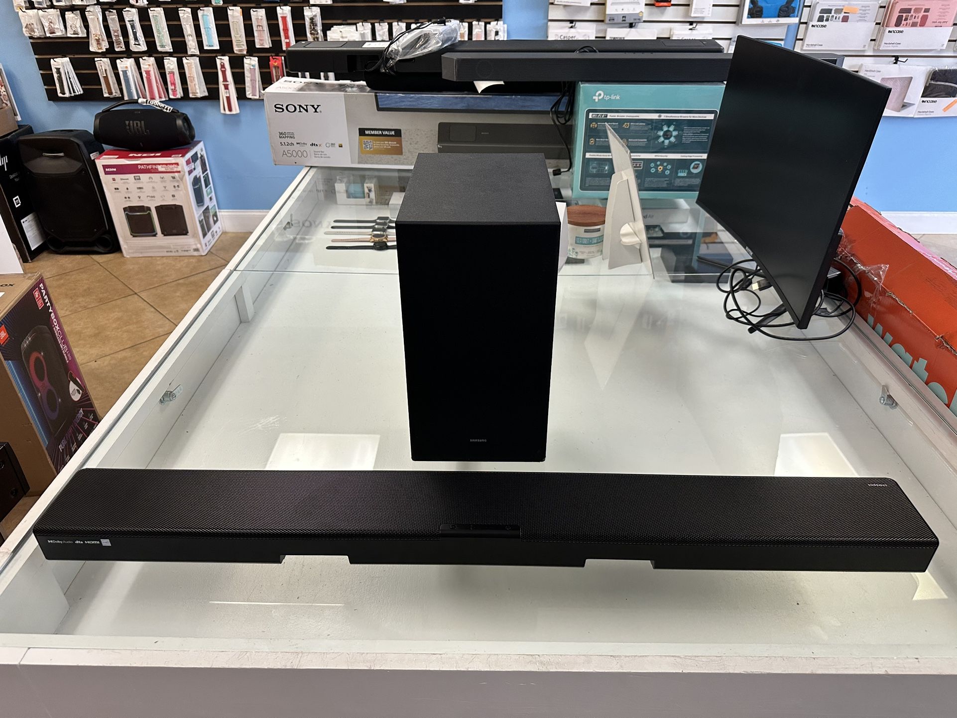 Samsung HW-A58C/ZA 5.1 Channel Soundbar with Wireless Subwoofer.