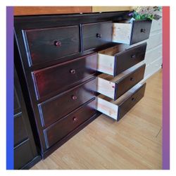 9 drawers dresser / Nine drawers dresser