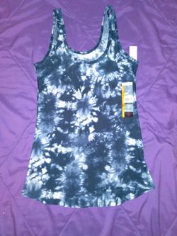No Boundaries Tank Tops - Medium