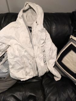 WHITE XL THIN NORTH FACE JACKET BARELY WORN