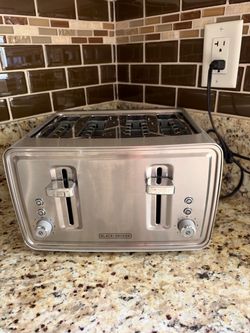 Black+Decker 4-Slice Stainless Steel Toaster