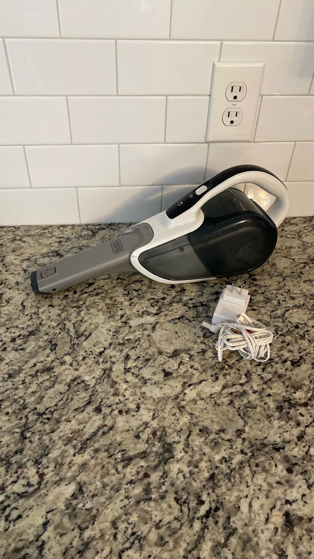 Black + Decker Hand Wireless Rechargeable Vacuum