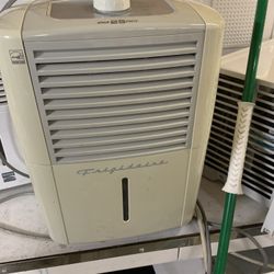 25 pints Dehumidifier In Excellent Condition