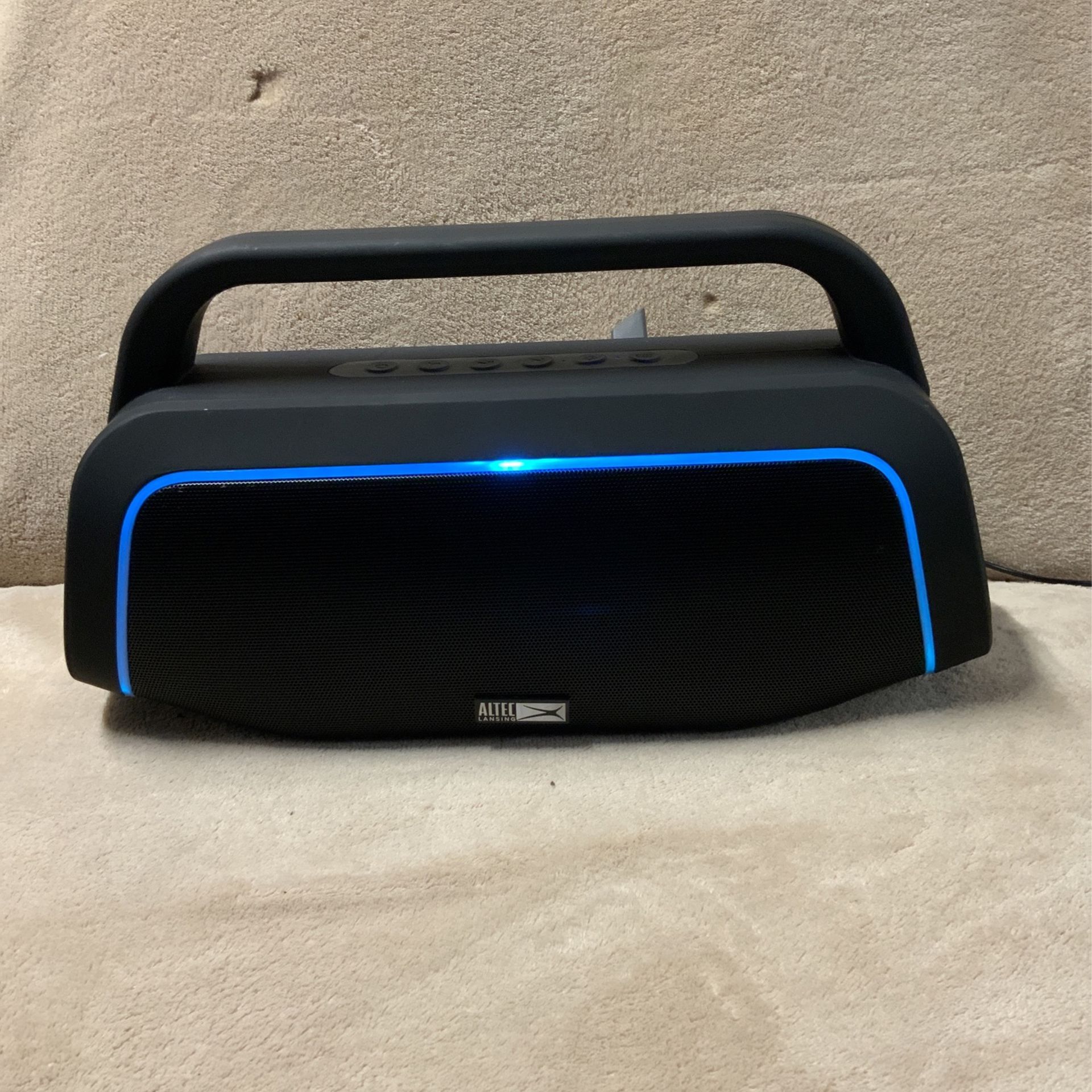 Altec Lansing IMT7013 Extra bass portable Bluetooth speaker