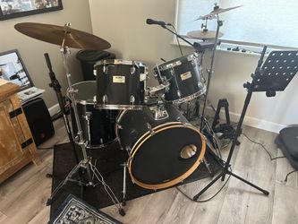 Mapex drum set