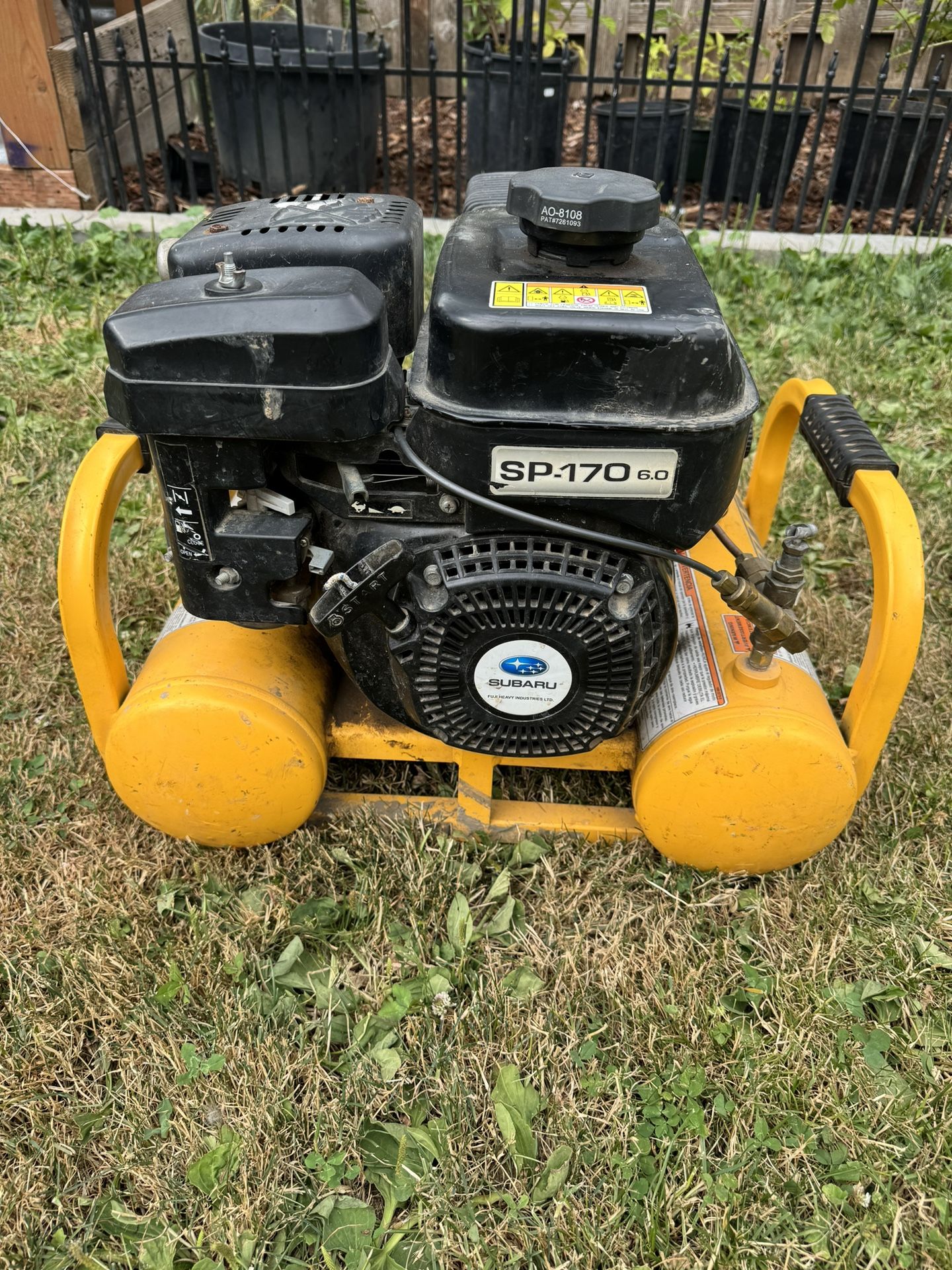 4 Gal Dewalt Portable Air Compressor