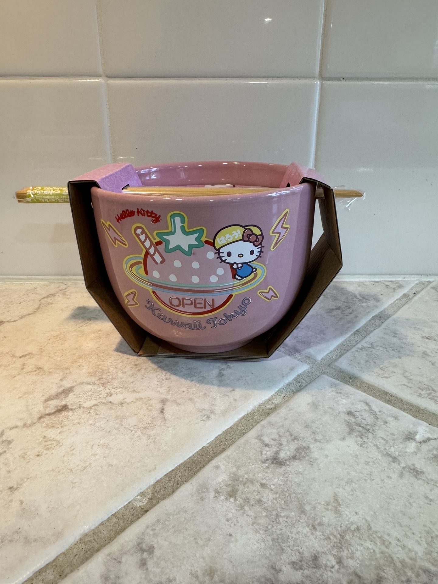 Hello Kitty Bowl With Chopsticks 