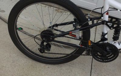 24 inch Mongoose trailblazer mountain bike for Sale in Redlands CA OfferUp