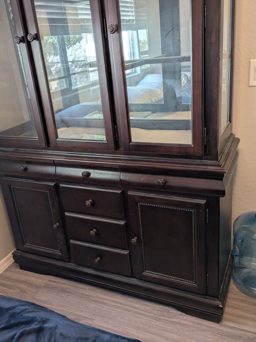 Lighted Hutch