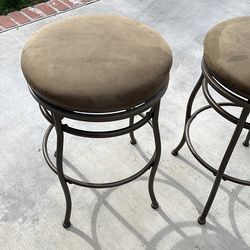 Swivel counter height bar stools