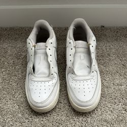 Kids White Nike Air Force Ones Size 6.5Y