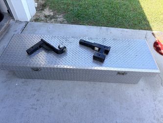 Truck tool box