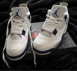 New Air Jordan Retro 4 Size 9.5 Men