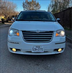 2009 Chrysler Town & Country