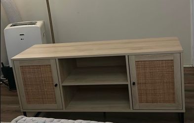 Entertainment  console