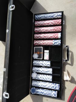 Sharper image turnament class poker chips