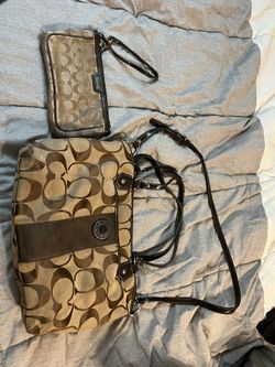 Coach Purse And Wristlet 